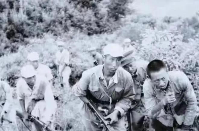 因匪首听错哨兵一个字被我军打得溃败龙8头号玩家5000土匪围困百余(图5)