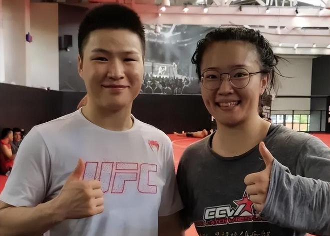 甜妹夺冠网友：白天救死扶伤晚上全力打伤龙八国际娱乐网站澳门ufc格斗赛中医(图9)