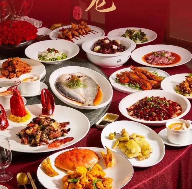 25年夜饭新风向：价格亲民品质不减龙8国际唯一年夜饭价格普遍下调20(图1)