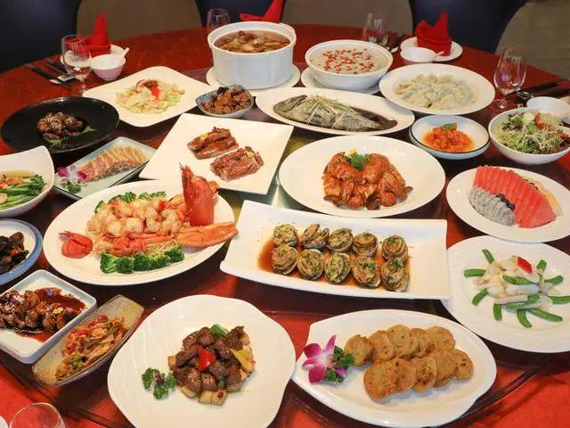 25年夜饭新风向：价格亲民品质不减龙8国际唯一年夜饭价格普遍下调20(图7)