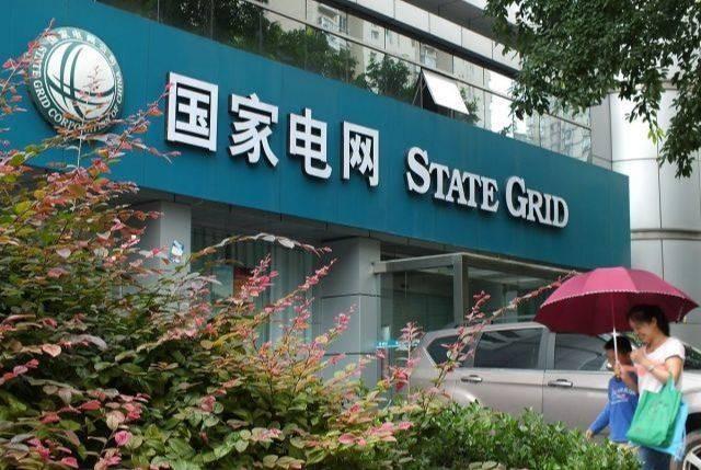 街木头杆？专家：你以为美国不想吗？龙8体育中国电线杆用水泥而美国满(图3)